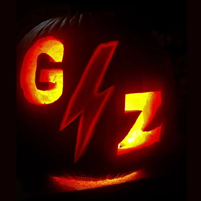 Happy Halloween weekend! 👻🎃 Stay safe & have fun, Flashes!

#GoldZoneRentals #KentState