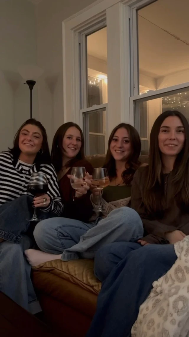 Friendsgiving, Gold Zone style. What are you thankful for this year? 🏡⚡️

#GoldZoneRentals #Friendsgiving #KentState #Thankful #Gratitude